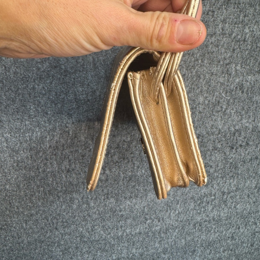 Sondra Roberts Crossbody Gold Embossed‎ - Picture 8 of 11